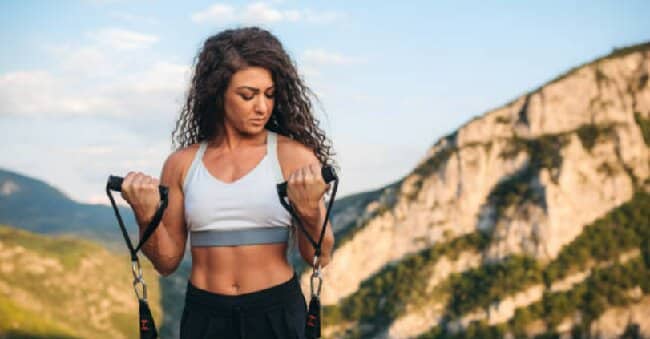 pull strap bicep curls