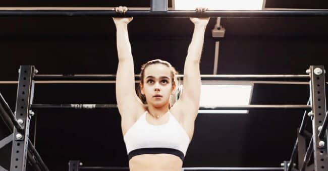 wall-mounted pull-up bar